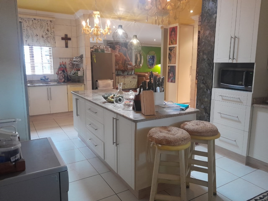 3 Bedroom Property for Sale in Safari Gardens North West